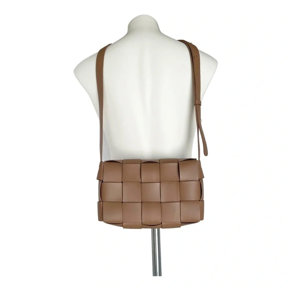 Urban Expressions Tan Crossbody Bag - Picture 10 of 13